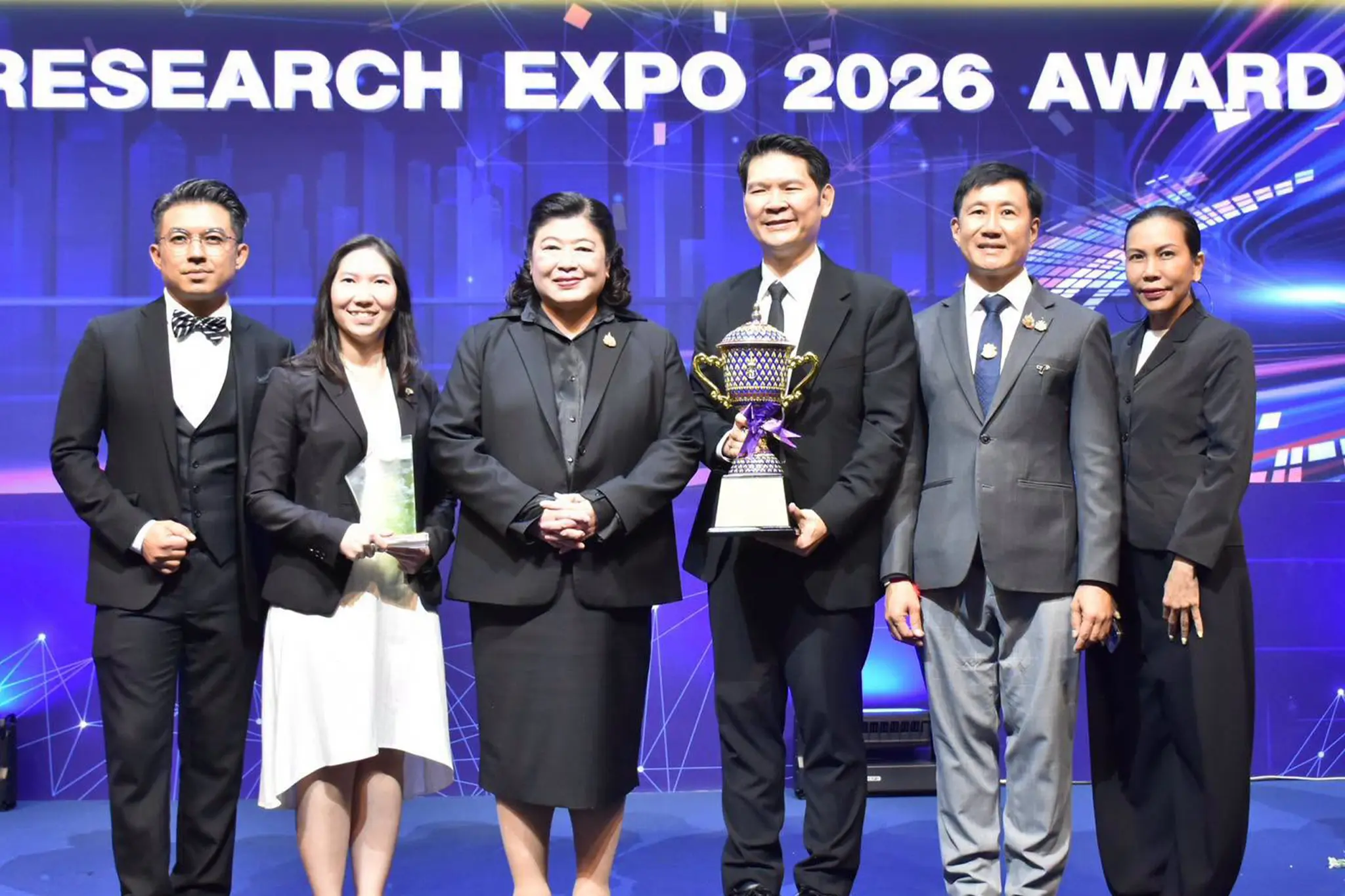ม.ศิลปากร คว้ารางวัล Platinum Award ถ้วยพระราชทานฯ ในมหกรรมงานวิจัยแห่งชาติ 2569