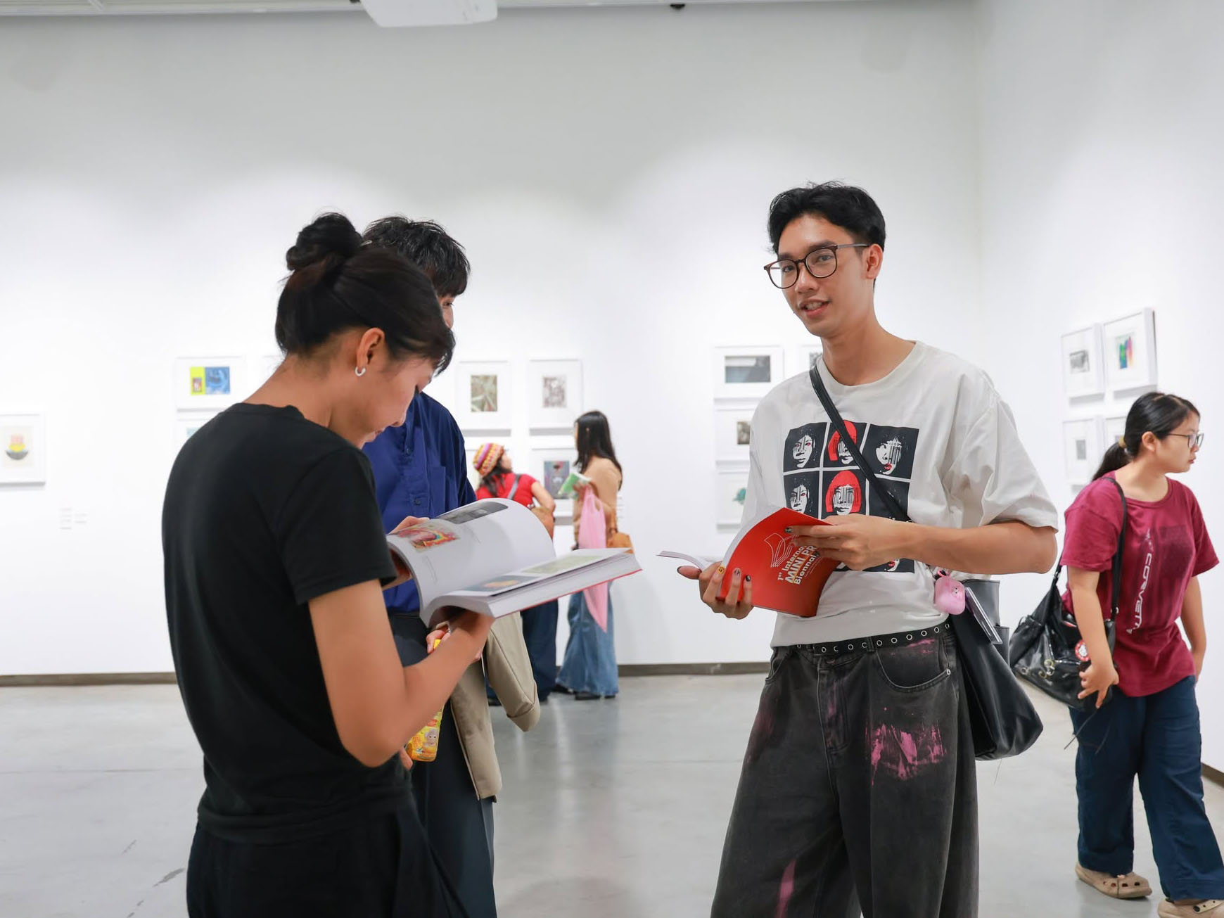 泰国艺术大学绘画学院隆重开幕“2026年第一届国际迷你版画双年展” - 7