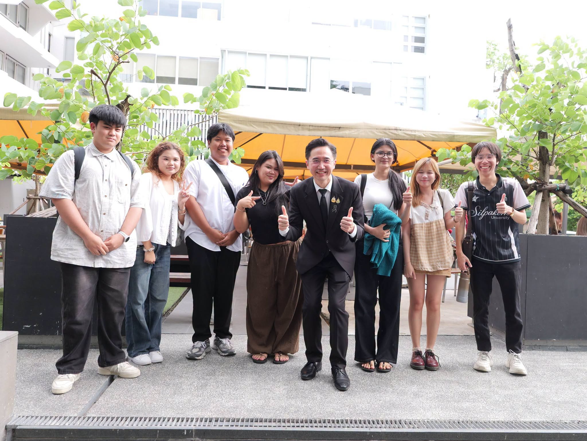รองนายกฯ และ รมว.อว. ตรวจเยี่ยม ม.ศิลปากร ชูนโยบายบูรณาการ “วิทย์-ศิลป์” ดันศิลปวัฒนธรรมไทยสู่เวทีโลก - 2